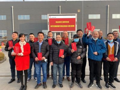 就地过年，坚守岗位，致敬最美奋斗者 吕氏贵宾会医药 今天